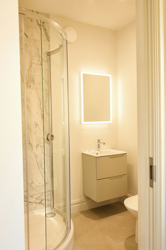 Bathroom 3, George Apartments, Worcestershire