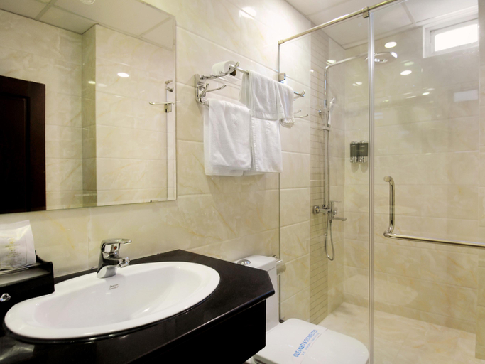 Bathroom 4, Hoan Thai Hotel, District 1