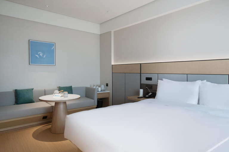 Bedroom 3, Ji Hotel (Yantai Golden Beach ), Yantai