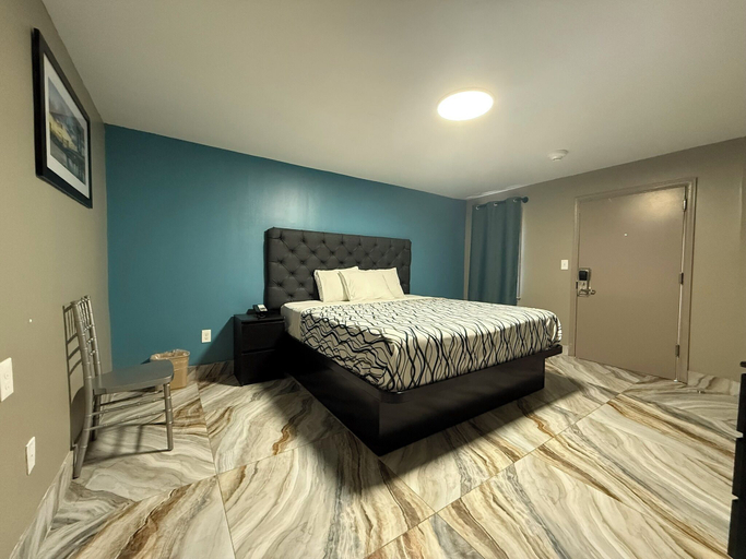 Bedroom 3, Beauty Rest Hotel, Middlesex