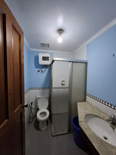 Bathroom 5, Kondominium Beach Carita by Sukria, Serang