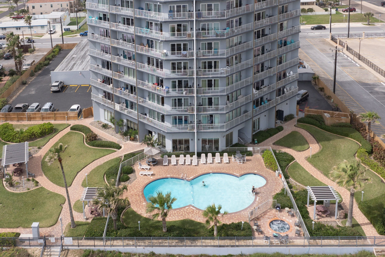 Exterior 5, Aquarius Penthouse #1 3 Bedroom Condo, Cameron