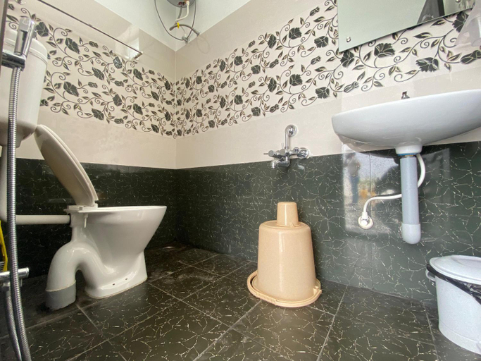 Bathroom 4, Le Poshe Suite - TIE Hotels & Resorts, Puducherry