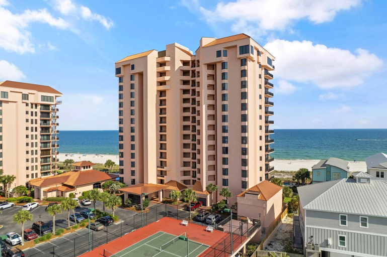 Exterior & Views 1, Seachase 1405w, Baldwin
