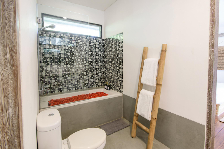 Bathroom 3, Villa Sampai by Optimum Bali Villas, Badung