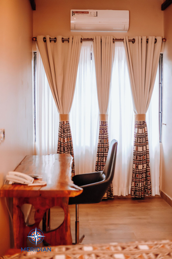 Room 2, Meridian Residence, Tema