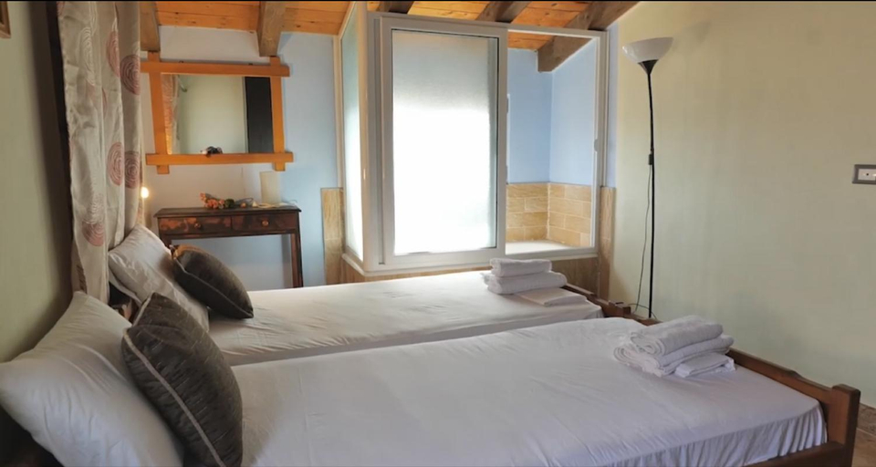 Bedroom 2, Villa Kolonja - Holiday Homes near Ksamil Beach, Sarandës