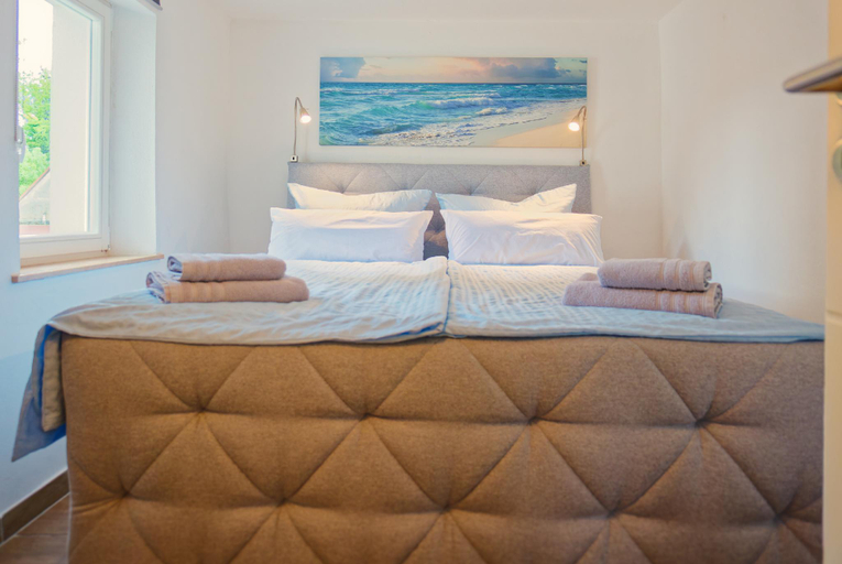 Bedroom 2, Romantic apartment in Bamberg, Bamberg