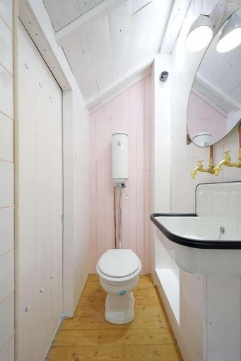 Bathroom 2, The Villa Rose, Pas-de-Calais