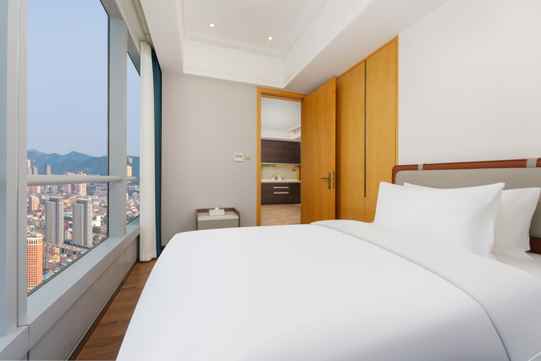 Bedroom 2, Madison Hotel Dalian Zhongshan Square Seaview, Dalian