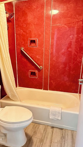 Bathroom 3, Dreamland Inn and Suites, Tate