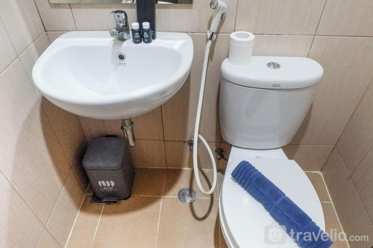 Bathroom 5, Scenic Modern Studio Room At Tamansari Papilio Apartment, Surabaya