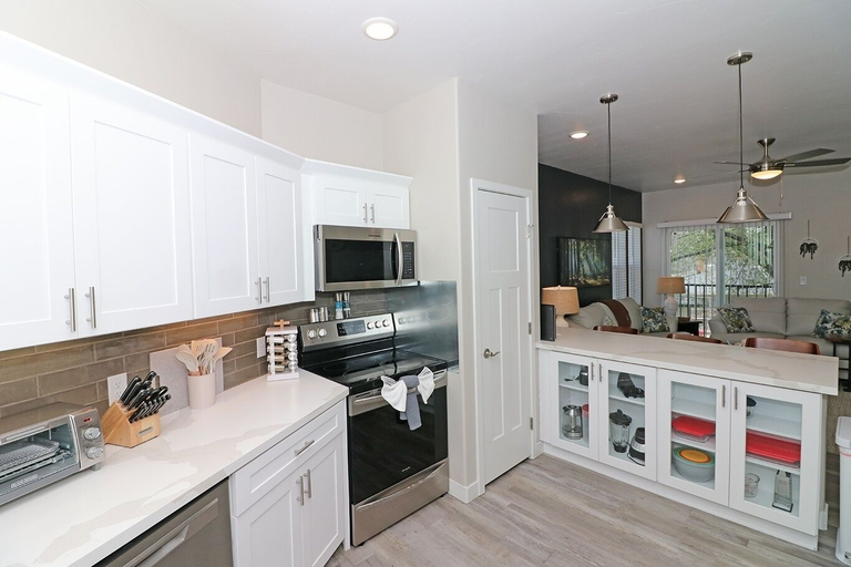 Private kitchen 3, Modern Ascend 2 Bedroom Townhouse, Mesa