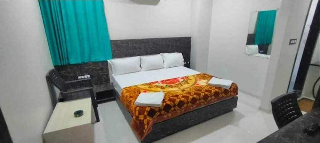 Room 5, HOTEL HARIKA GRAND LODGE, Krishna