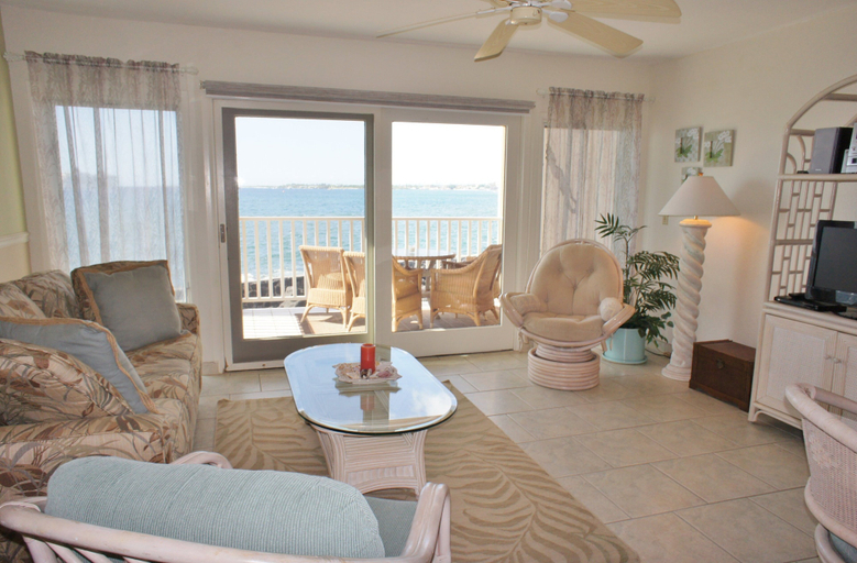 Living area 2, Direct Ocean Front In-unit Wifi Concierge Included - Vrkcv, Hawaii