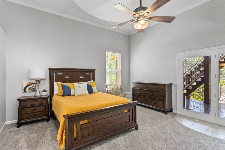 Room 4, Kahokee Trail Lodge-pedal Boat, and Nearby Restos, Morgan
