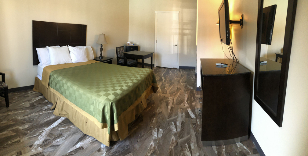 Room 2, Castaic Inn Near Six Flags Magic Mountain, Los Angeles