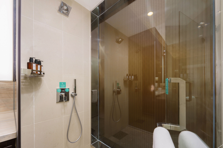 Bathroom 3, Madison Hotel Dalian Zhongshan Square Seaview, Dalian