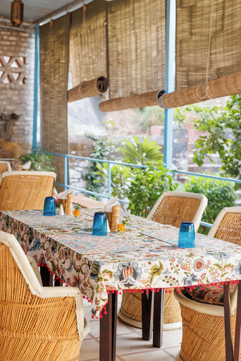 Outdoor dining, Rawla Bisalpur, Pali