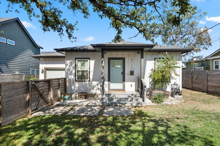 Exterior 5, Spacious 3BR w Parking Pet Friendly, Travis