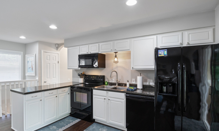 Private kitchen 2, Pet-friendly Home, Great Dock, Waterfront, Lake Views, Boat Slip, Camden