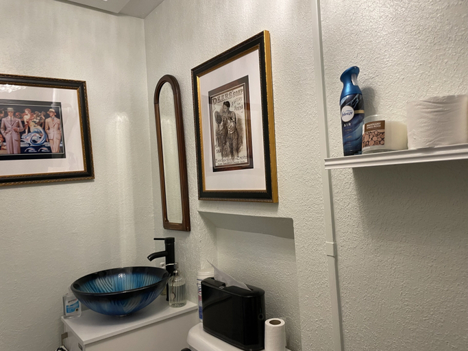Bathroom 3, Springer Station, Colfax