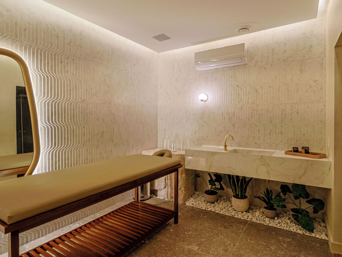 Steam room, Charlie On The Sea Arpoador, Rio de Janeiro