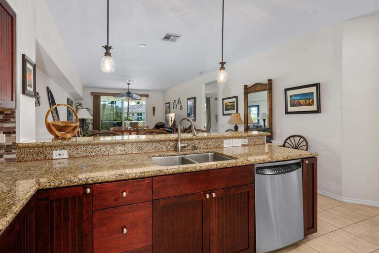 Interior 2, Relax & Unwind Infinity Pool, Spa, BBQ & Concierge Walk to A-bay - Vrkcv, Hawaii