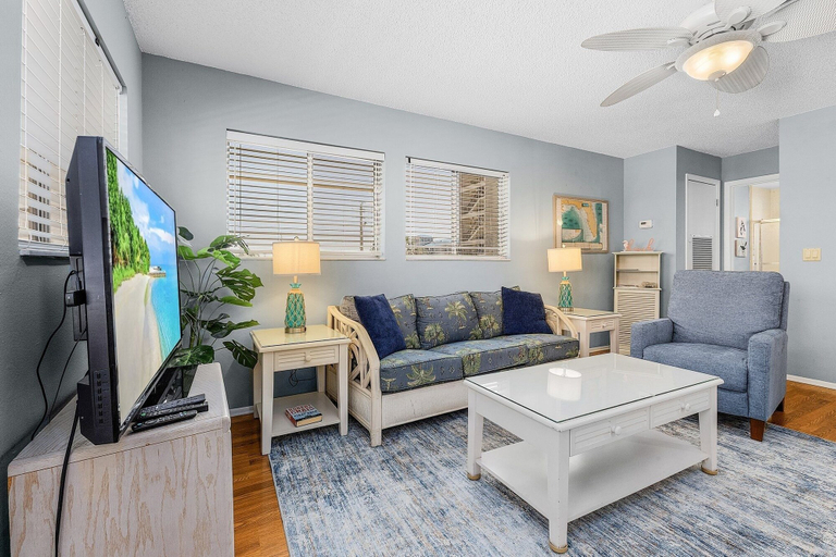 Living area 2, 50 Seaside Stay: 4bd/3ba Duplex W/ Pool! 4 Bedroom Home, Lee