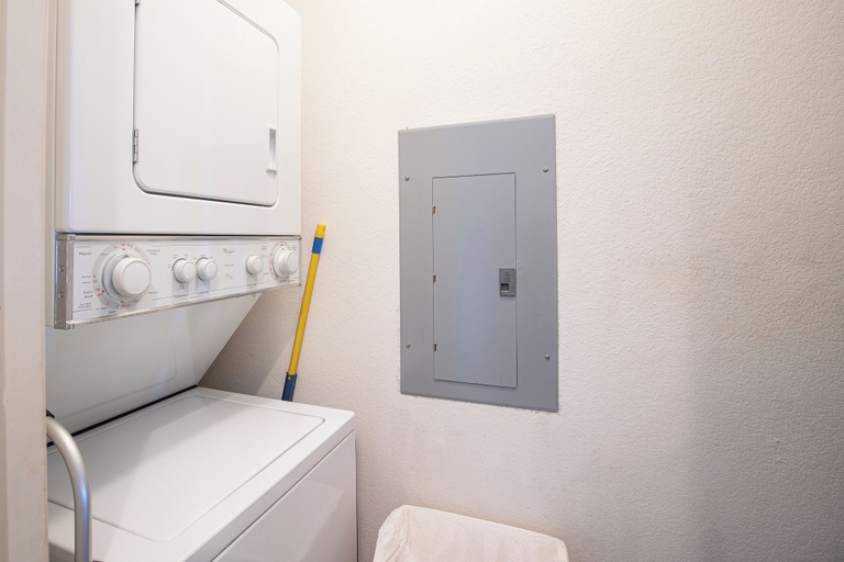 Laundry 5, Two Condos Nestled In The State Park With Amazing Views, Camden