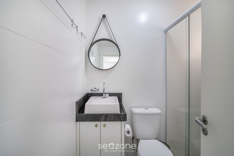 Bathroom, Modern Apartment Near the BC Ferris Wheel Mbh0601, Balneário Arroio do Silva