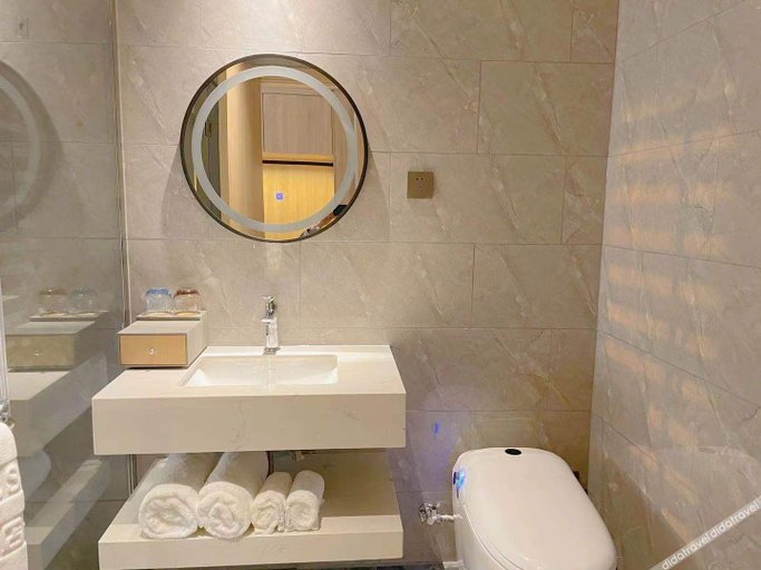 Bathroom 3, M Hotel (Nantong xingguangyao Plaza store), Nantong