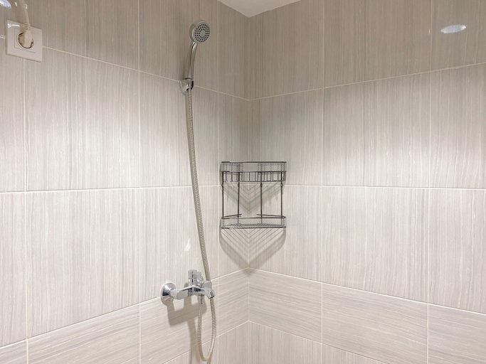 Bathroom 2, Modern Compact Studio Apartment At Vasanta Innopark, Cikarang