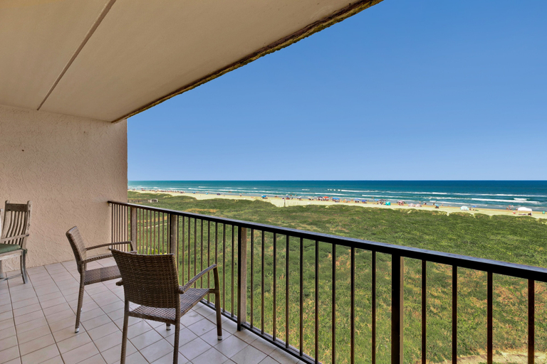 Property grounds 2, Beach House Unit #401 3 Bedroom Condo by RedAwning, Cameron