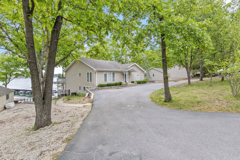 Exterior 3, New! Lakefront Home -amazing Dock -22mm -sleeps 18, Camden