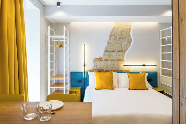Room 2, Tribunali Trendy Accommodations by Wonderful Italy, Napoli
