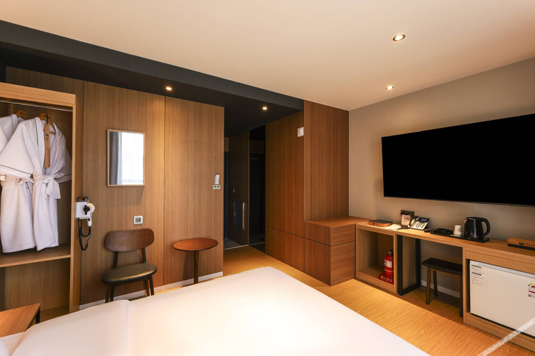 Bedroom 2, Miryang Durban Hotel, Miryang