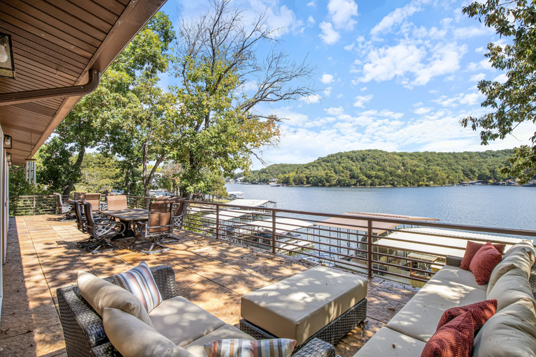 Outdoor dining 4, Spacious, Quiet & Great Cove, Nearby Attractions, Private Dock, Fireplace, Expansive Deck, Morgan
