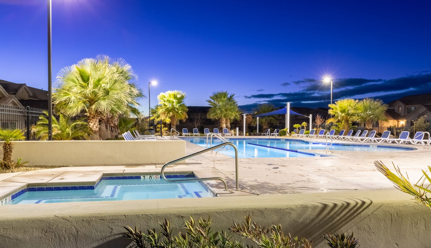 Sport & Beauty 3, The Modern Villa - Pet Friendly 3 Bedroom Townhouse, Washington