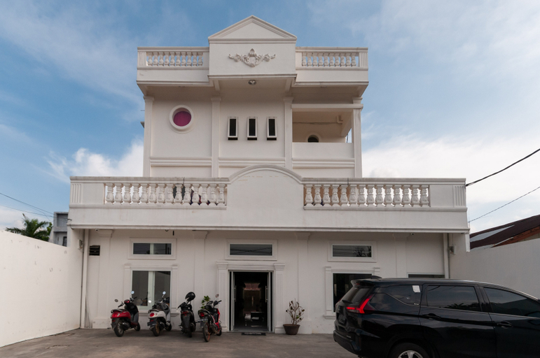 Exterior & Views 2, RedDoorz near UISU teladan Medan, Medan