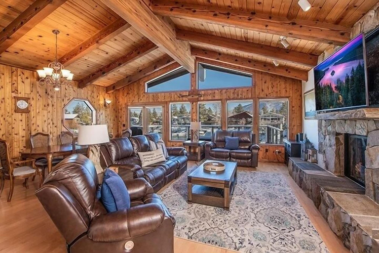 Living area 5, 625 Alpine Drive 4 Bedroom Home, El Dorado