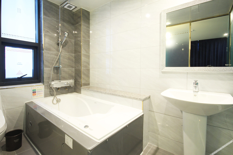 Bathroom 5, Busan Oncheonjang Hotel Carino, Geumjeong