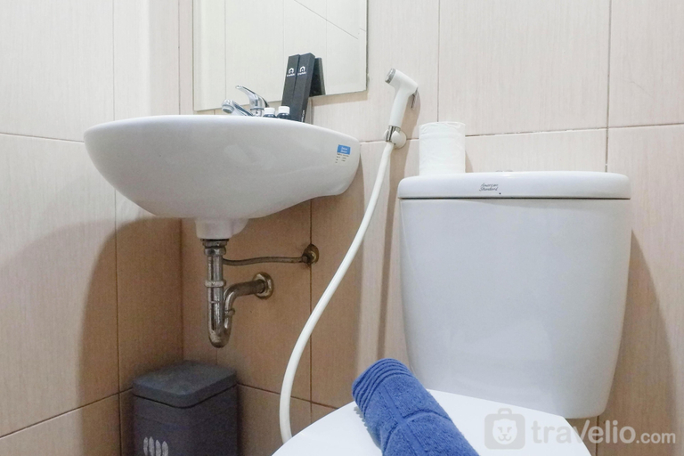 Bathroom 5, Scenic Modern Studio Room At Tamansari Papilio Apartment, Surabaya