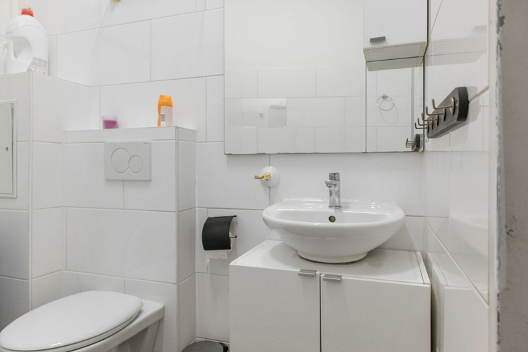 Bathroom 2, Charming 2BR Apt in Prime Location, Wien