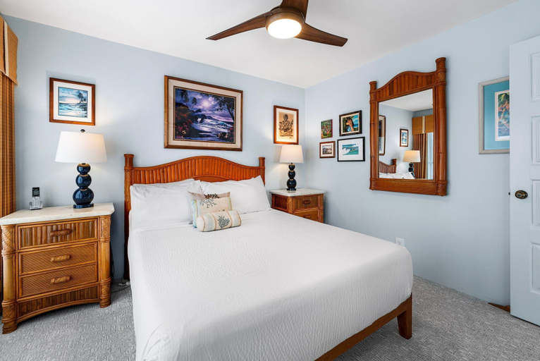 Room 3, Direct Ocean Front - Beautifully Updated - End Unit - Vrkcv, Hawaii