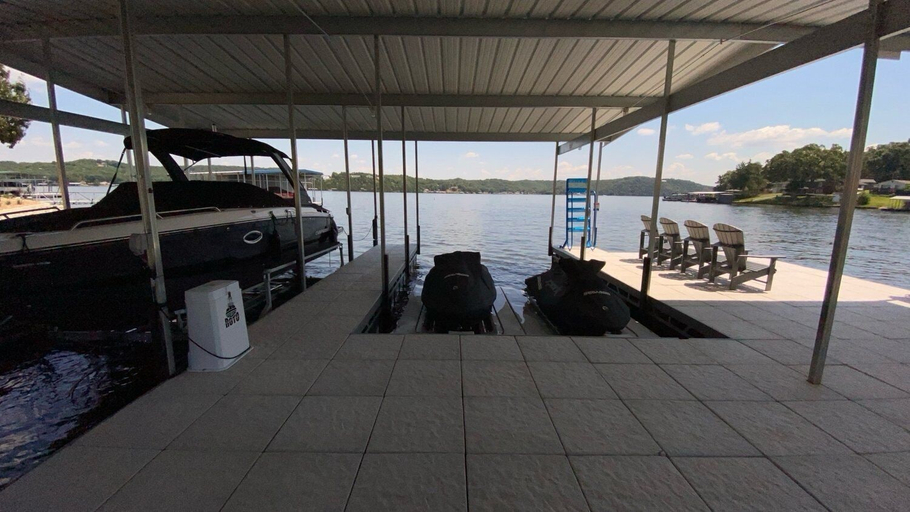 Dock 2, Accessible Lakeside Luxury at the 45mm w/ Private Dock, Sunset Views & More, Camden