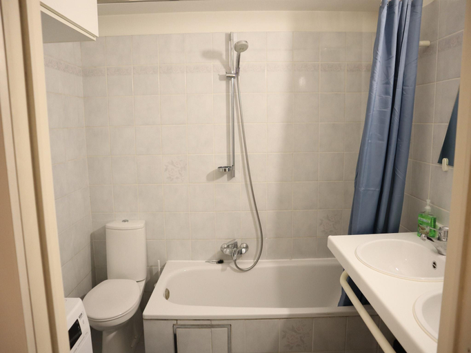Bathroom 3, Apartment in Nieuwpoort near the Marina, West-Vlaanderen