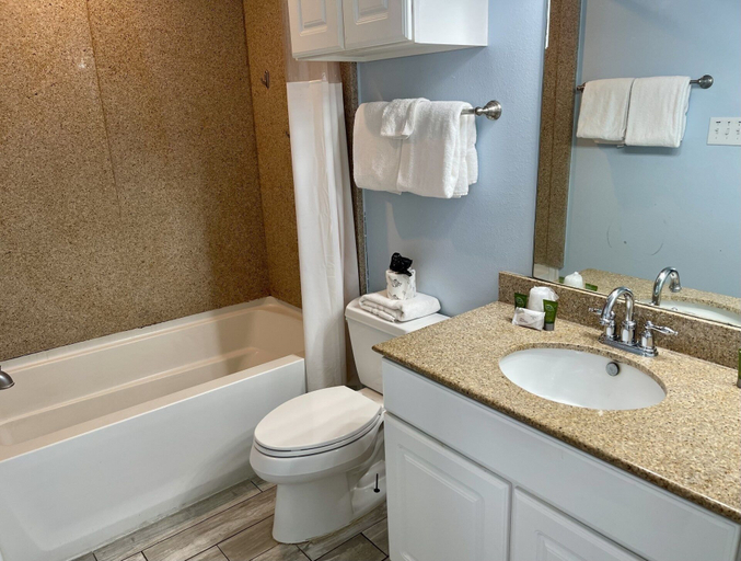 Bathroom, Beachgate Condo Suites And Hotel 512a+512b 2 Bedroom Condo, Nueces