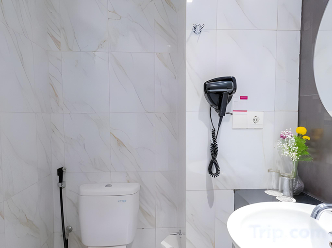 bathroom 25