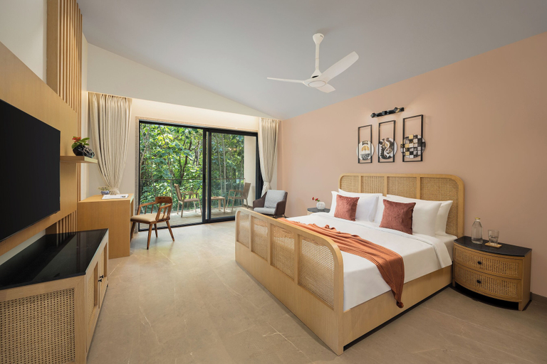 Room 5, ELIVAAS Cloud 7 | 4 BHK Villa with Pvt Pool, North Goa